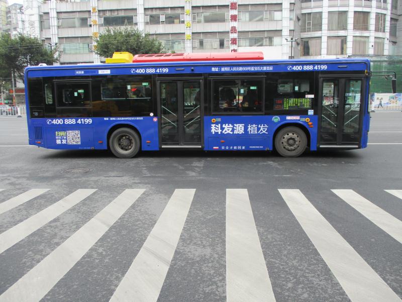 在广州公交车电视广告的优势