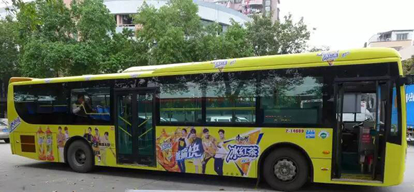 公交车车身广告4大设计原则，500强品牌用了都说好！